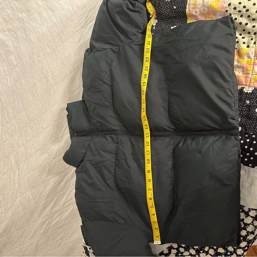 Fabletics Hiking Puffer Jacket - Picture 9 of 9